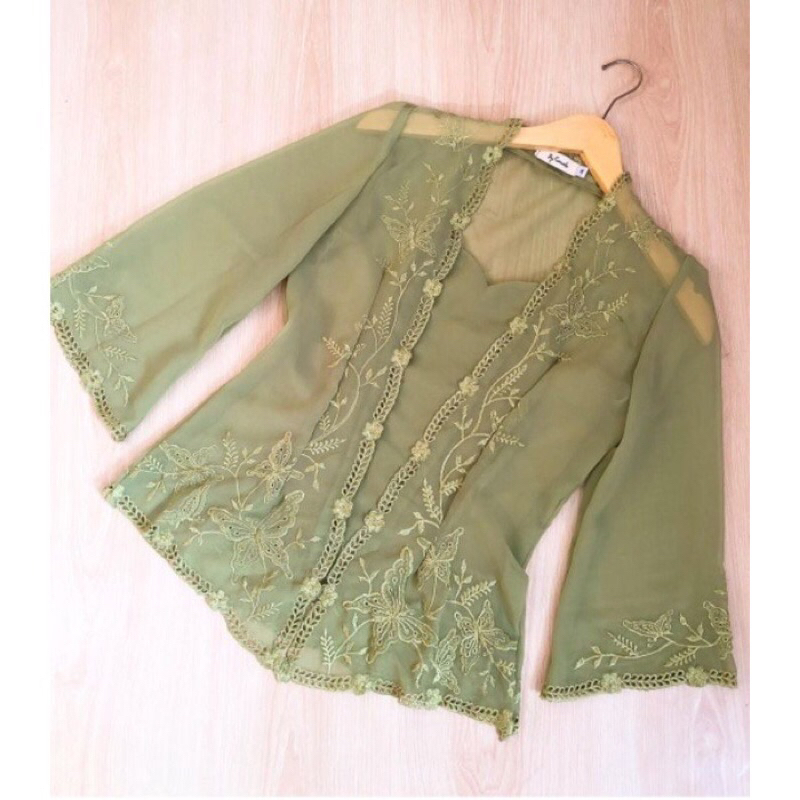 WKB || kebaya bordir jadi motif kupu kupu terbaru || kebaya adat bali || kebaya jadi bali terbaru ||