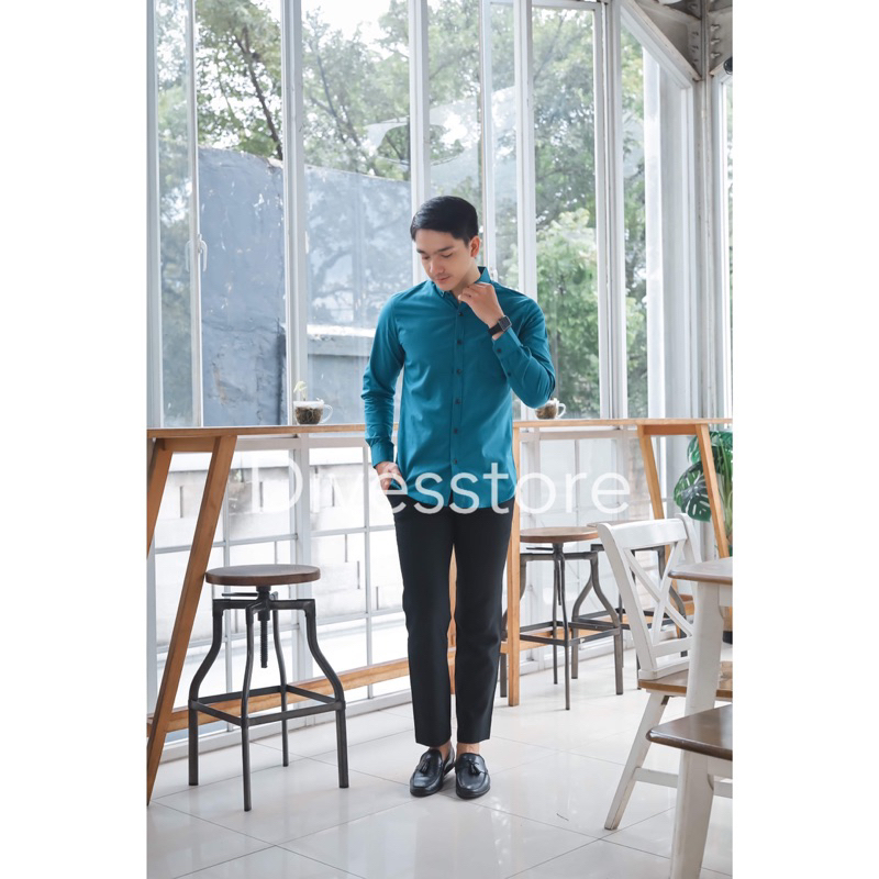 Kemeja pria cowok polos slimfit kasual basic HeM lengan panjang biru tosca