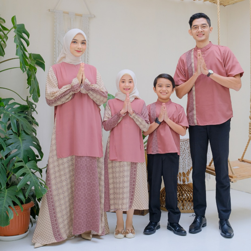 Sarimbit Keluarga Savana by Atheera | Couple Ibu Ayah Anak – Gamis Elegan Koko Toyobo Dusty Pink