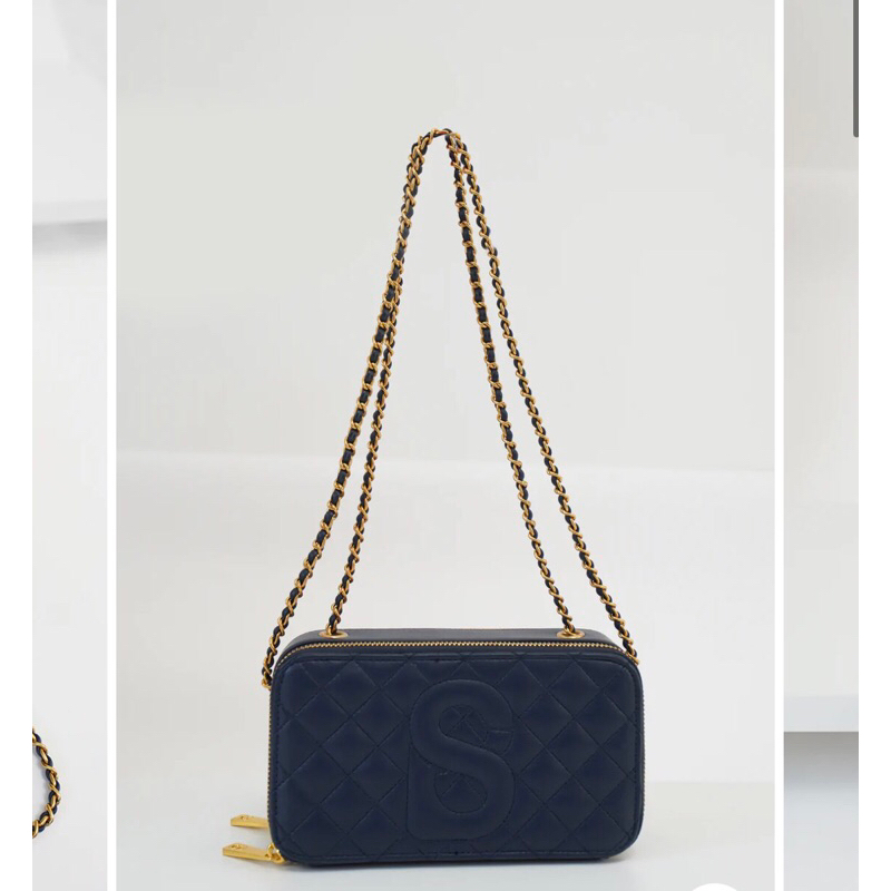 YURA BAG NAVY - BUTTONSCRAVES