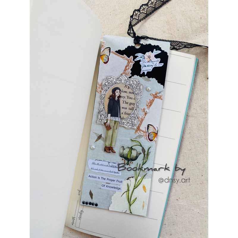 

Bookmark aesthetic handmade by DNSY.art. Penanda Buku Bacaan. Vintage style.