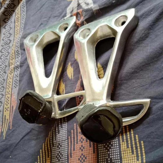 Footstep Honda Revo Belakang 1 Set Kanan Kiri PNP CB GL MP Tiger Power Postep Blakang Revo Plus Karet 2Pcs