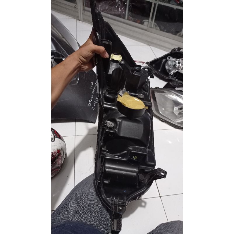 lampu depan mobilio kanan original