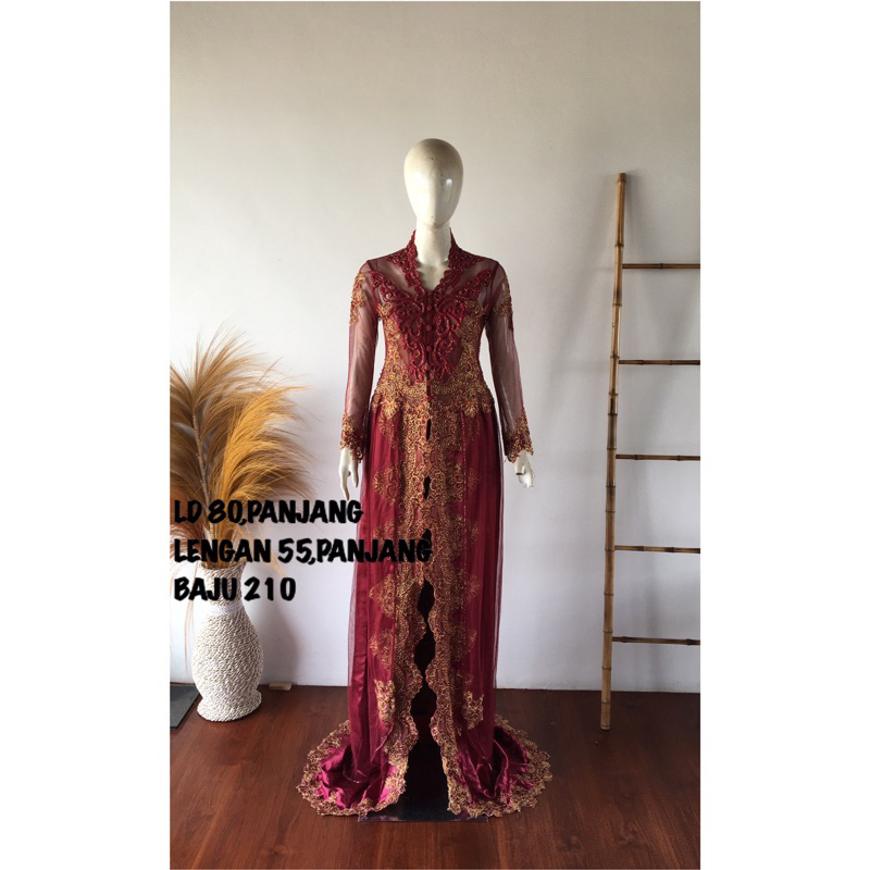 kebaya pengantin marun