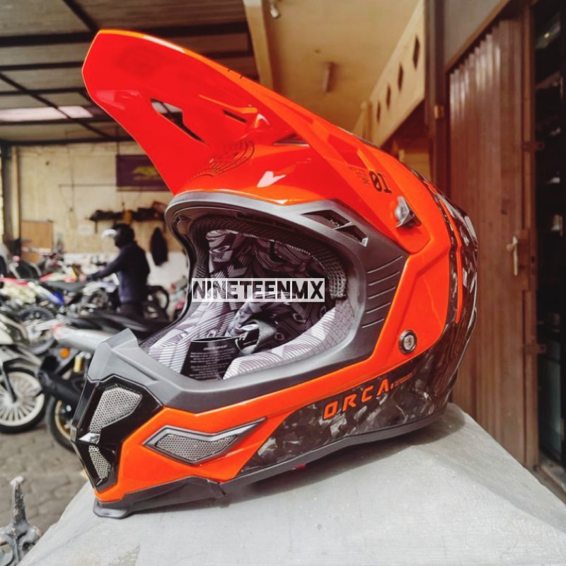 HELM ORCA HYPERION ORANGE BLACK CARBON