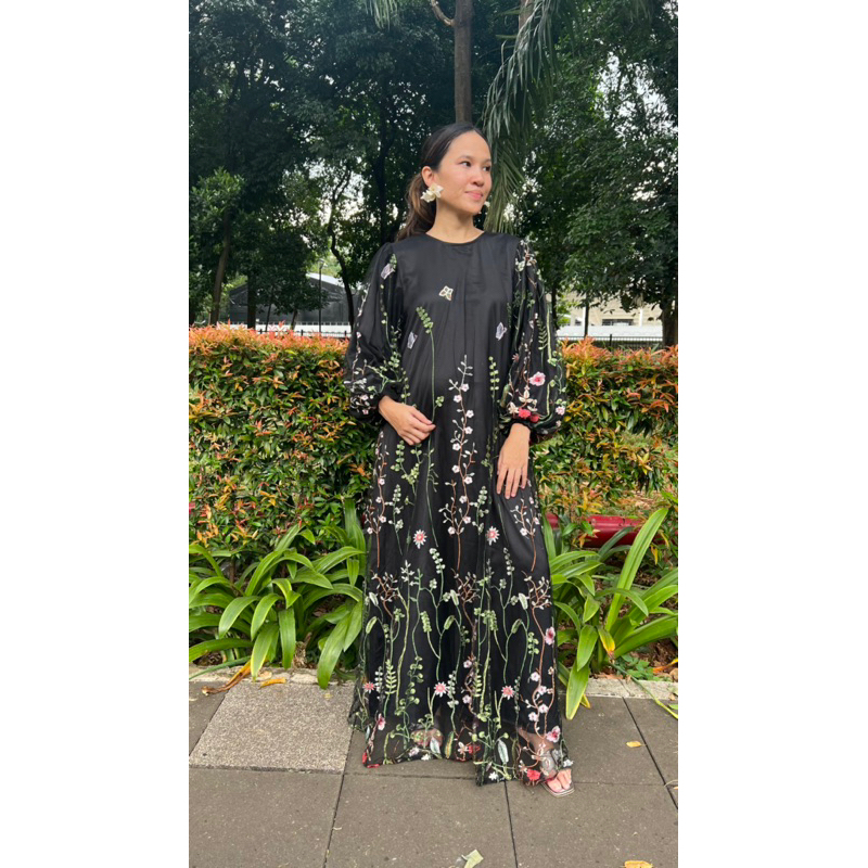 Embroidery Long Dress ( BILA SOLD OUT TIDAK RESTOCK LAGI JANGAN DITANYAKAN LAGI)