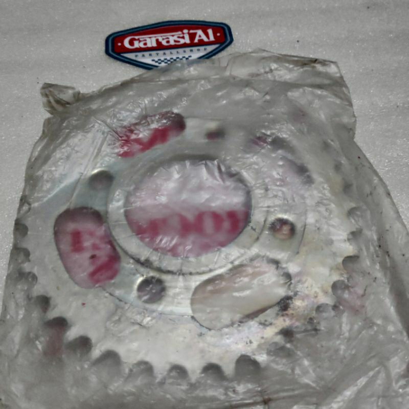 Gear belakang GL100/125 uk38t