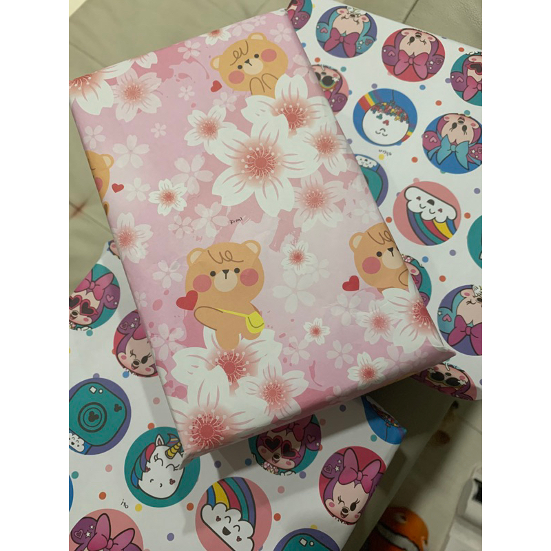 

BAMBI - Box kado + kertas kado + kartu ucapan