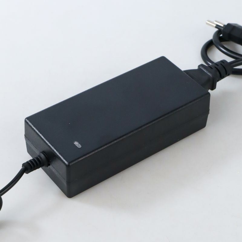 ADAPTOR 12V 5A