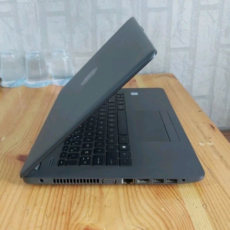 Laptop HP 240 G6 Cor i5-7200 Gen 7Th Windows 10 Vga HD Graphic 620 Layar 14inch Super slim