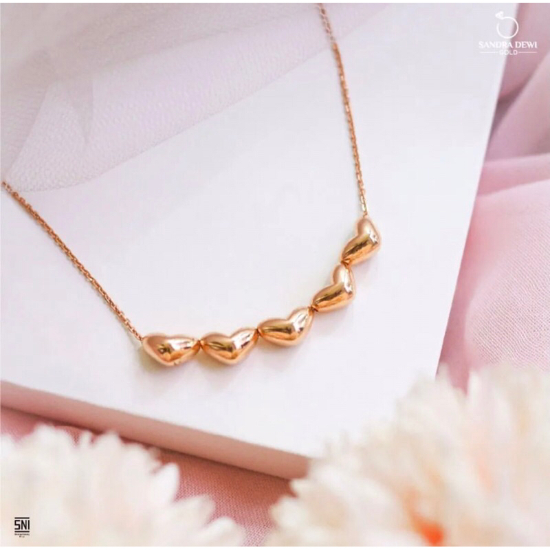 Sandra Dewi Gold Kalung Golden Love