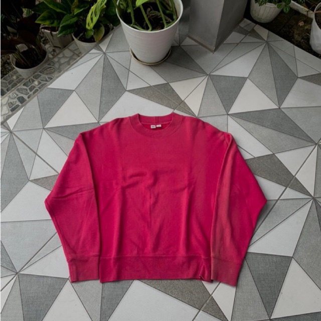 CREWNECK TURTLENECK UNIQLO UUU TEBAL SECOND BEKAS PRELOVED