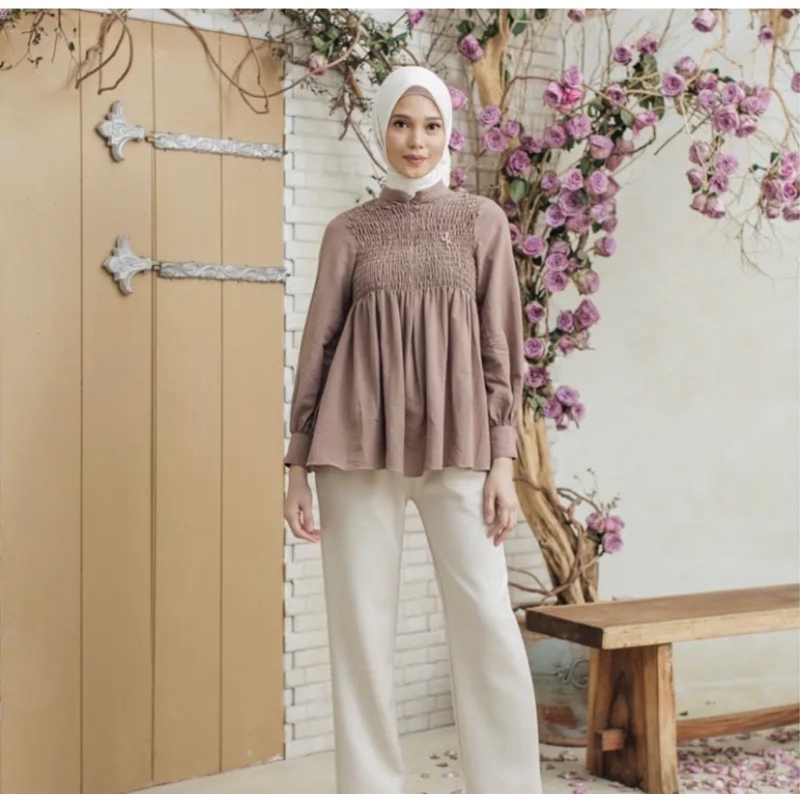 SALE Ellie Blouse size S New Wearing Klamby