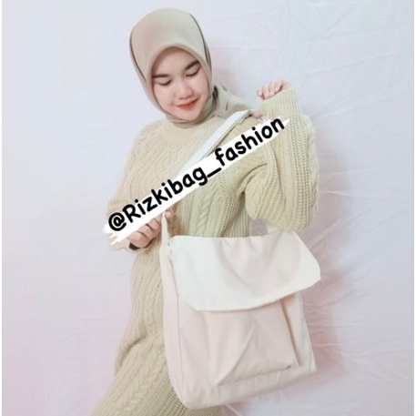 Rizkibag Seiya Sling Bag Wanita