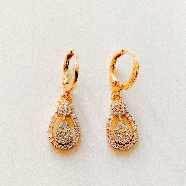 Anting / Giwang Wanita Tetes Bunga Zirconia Gold