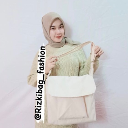 Rizkibag Seiya Sling Bag Wanita