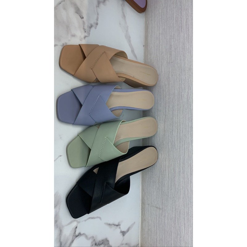 sendal wedges Urban and co original store