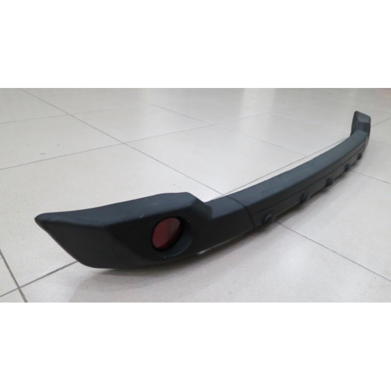 BEMPER BELAKANG KIJANG INNOVA 2004-2010 KARET REKLEKTOR