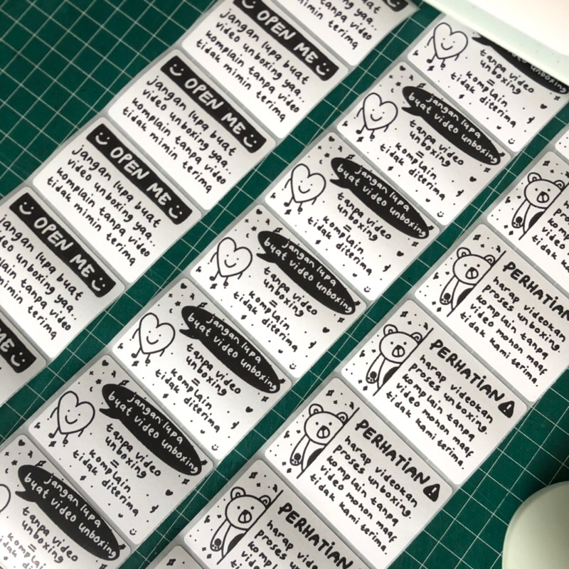 

MONOCHROME UNBOXING STICKER UK 4 x 6 (10 STICKERS)