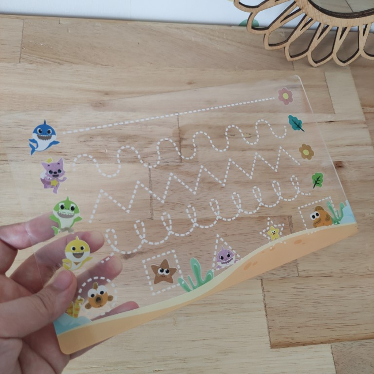 

acrylic tracing board / papan tracing / akrilik tracing / papan belajar menulis / kegiatan anak / aktivitas anak / papan pembelajaran / kado unik anak / papan alphabet / papan abjad / papan huruf / belajar menulis / akrilik tracing / kegiatan rumah anak