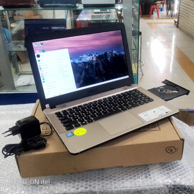 laptop Leptop Bekas second asus X441 RAM 4GB 2GB MULUS BARU PEMAKAIAN SSD 128 14 INC