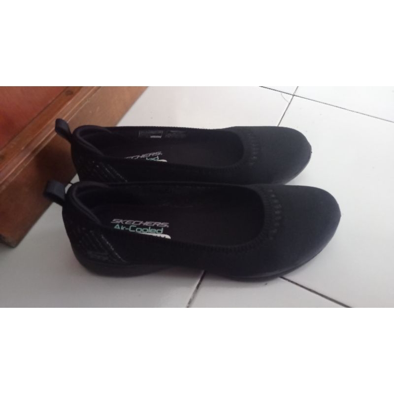 SKECHERS woman Air Cooled Memory Foam