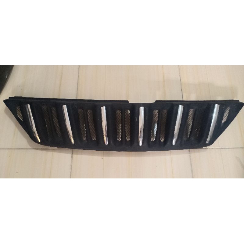 Grill depan avanza lama
