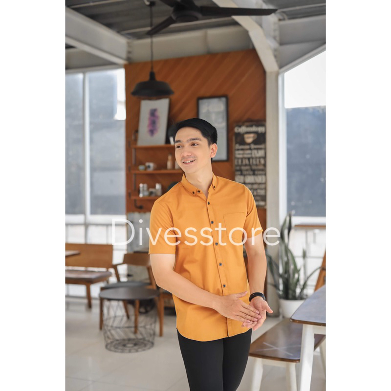 Kemeja Pria Cowok Polos Tangan Lengan Pendek Slimfit Casual Kantoran Murah Sale Premium Mustard