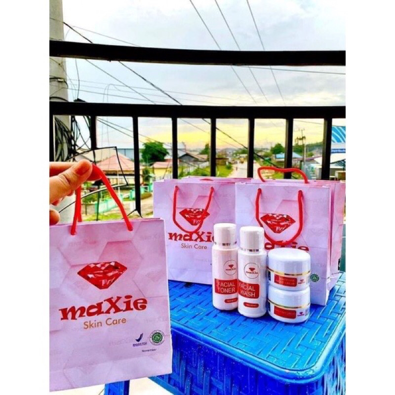 (BISA COD) [FREE GIFT] MAXIE GLOW PAKET KEMASAN TERBARU