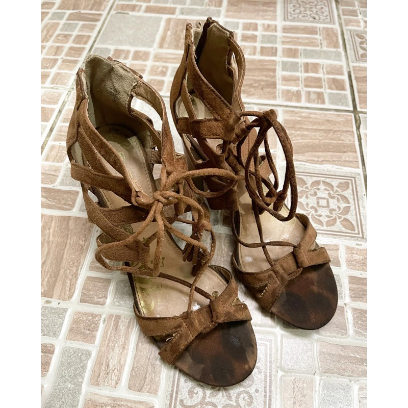 Brown strap heels PRELOVED