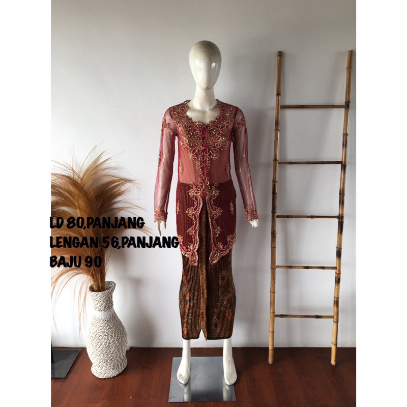 kebaya wisuda marun/kebaya marun