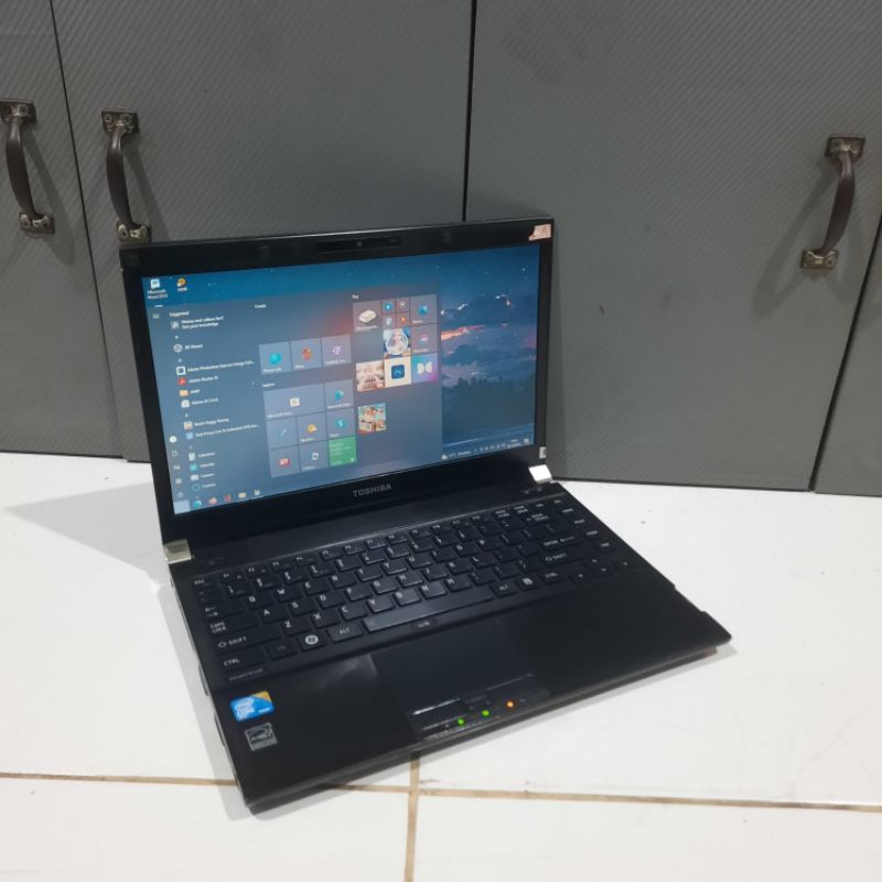 Laptop Toshiba Dynabook R731/D intel Cor i5 2.5Ghz Ram 4Gb SSD 128GB Windows 10 slim mulus