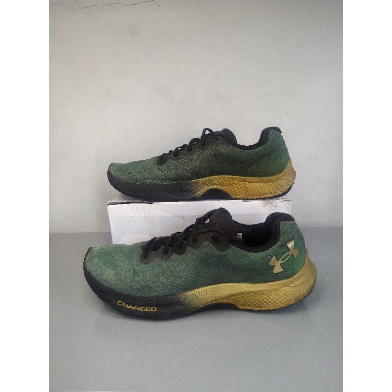 Sepatu Second Under Amour Charged Pulse