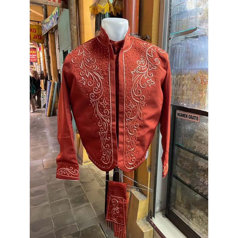 beskap solo pengantin teracota