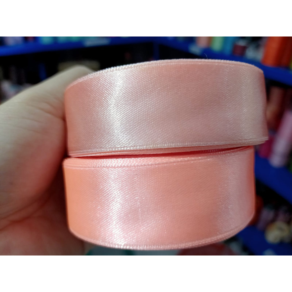 

Pita Salem Warna Baru Ukuran 1 inch / 2,5cm Per Roll