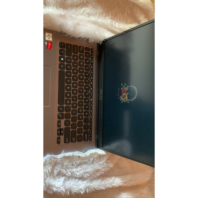 ASUS M415DAO-VIPS152 RAM 8GB SSD 512GB Like NEW