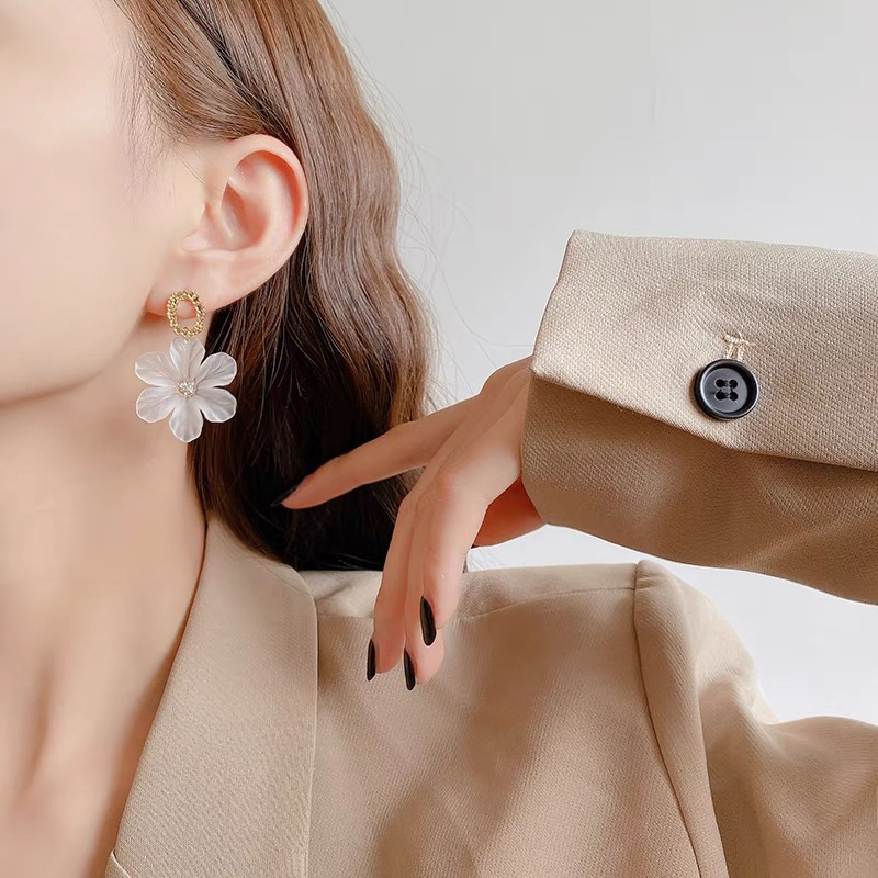 Sayishop Anting Wanita Flower Shape Anting Tusuk Korea Fashion Sederhana Gaya Aksesoris Wanita