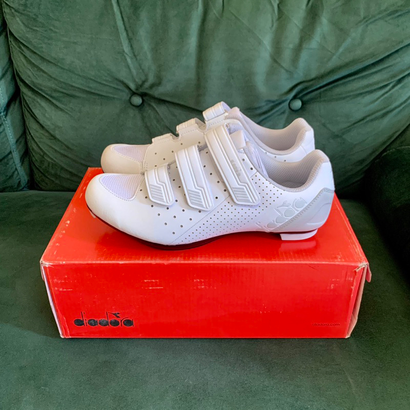 Sepatu Cleat Diadora