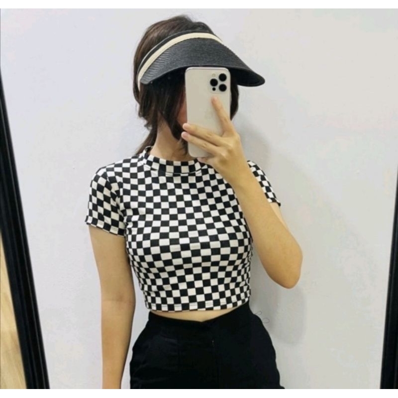 Kaos Catur Hitam Putih Checker Crop Top