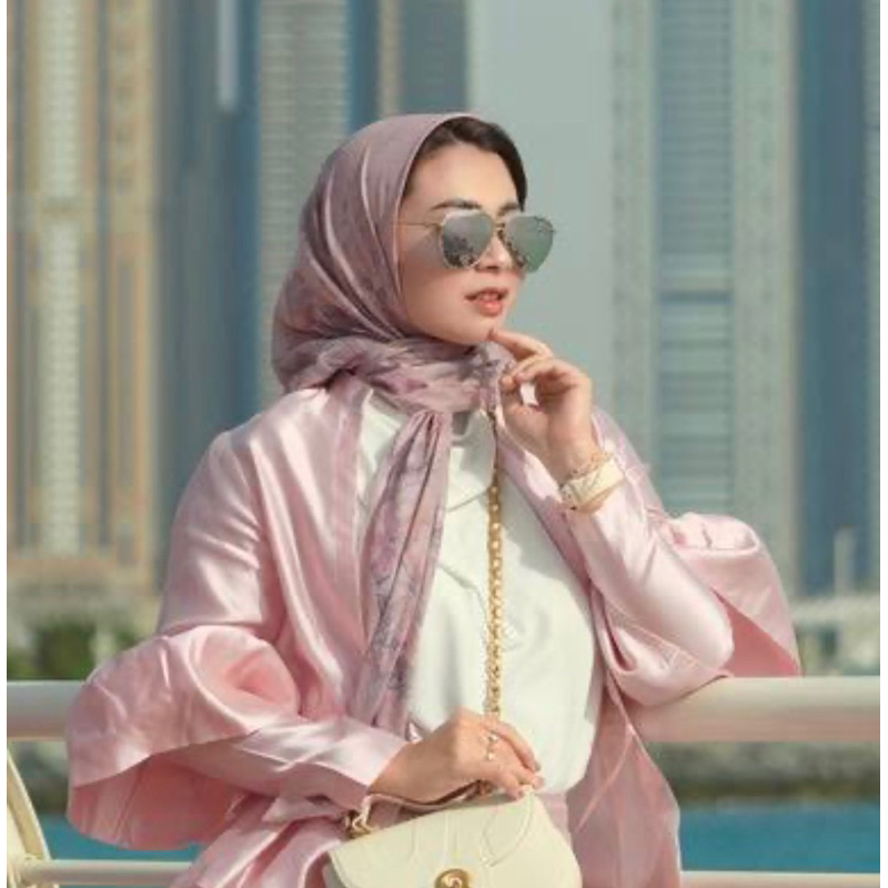 Preloved Dubai by Buttonscarves