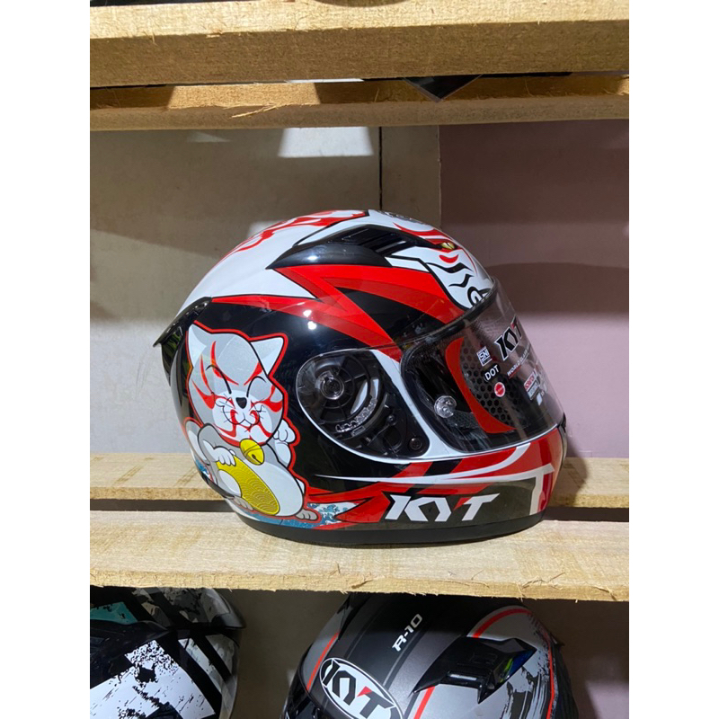 KYT R10 kabuki cat