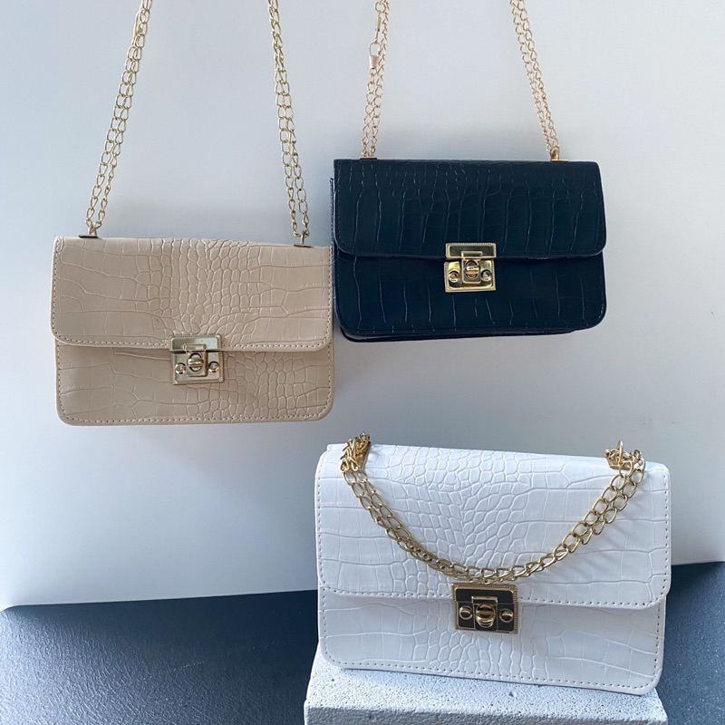 [A4743]HAMPERS GIFT BOX TAS LUCY/KADO PACAR/KADO VALENTINE/KADO ANNIVERSARY/KADO WISUDA/KADO WEDDING/HADIAH ULANG TAHUN/HAMPERS LEBARAN/HAMPERS RAMADAN/KADO HARI GURU/KADO HARI IBU/HADIAH PERNIKAHAN