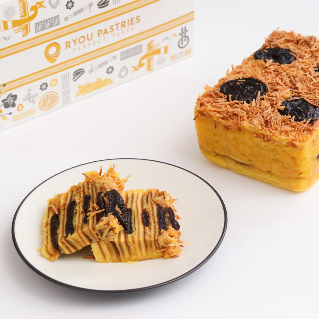 

Ryoupastries - Lapis Legit Prune Cheese By Wysman Butter