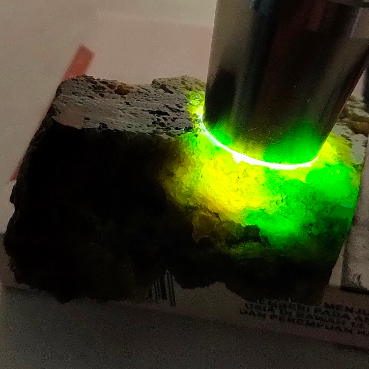 bahan batu bacan full kristal super HQ, batu yg dikirim sesuai foto, kode51