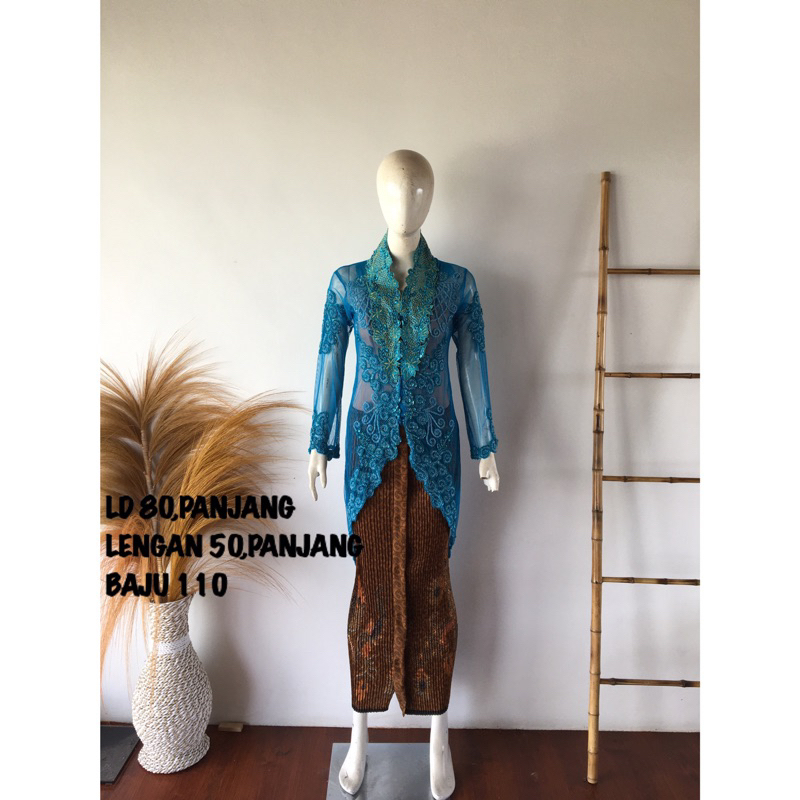 kebaya biru tosca