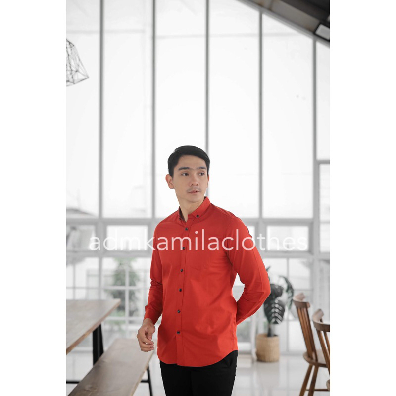 Kemeja pria cowok polos slimfit kasual basic HeM lengan panjang merah bata