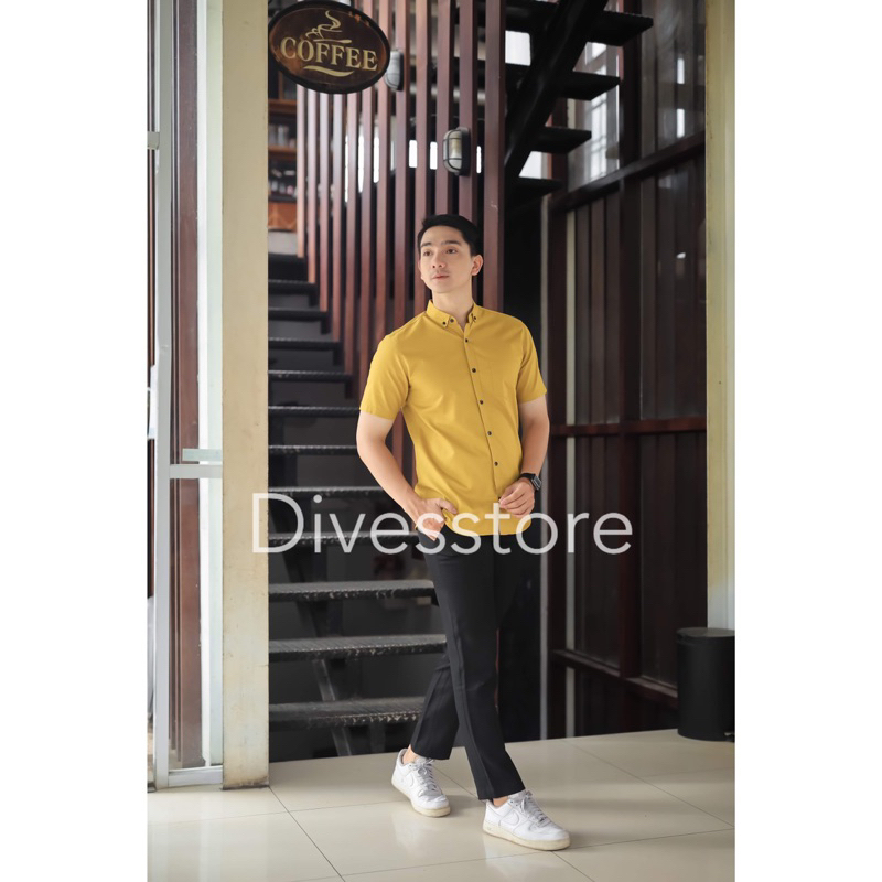 Kemeja pria cowok polos slimfit kasual basic HeM lengan pendek lemon lime