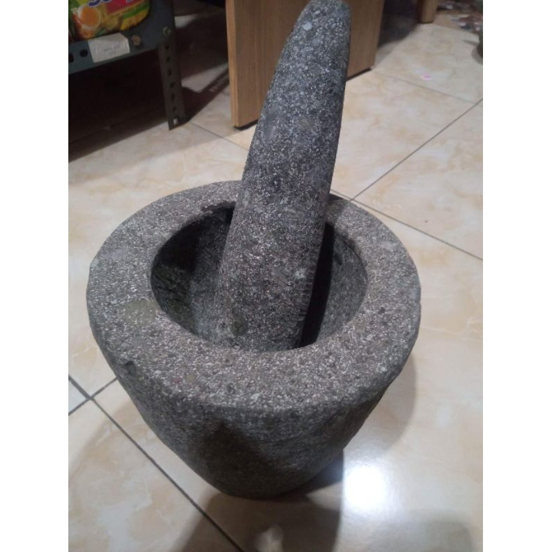 lumpang + alu alat tumbuk dari batu kali  asli