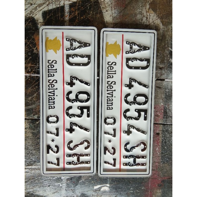 Plat nomor motor variasi warna putih
