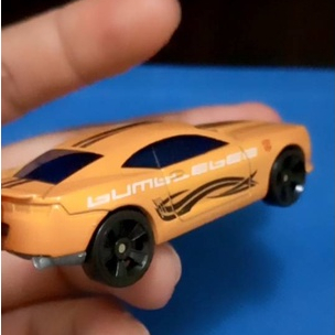 Diecast mobil transformes 1:64 Chevrolet Camaro Bumblebee